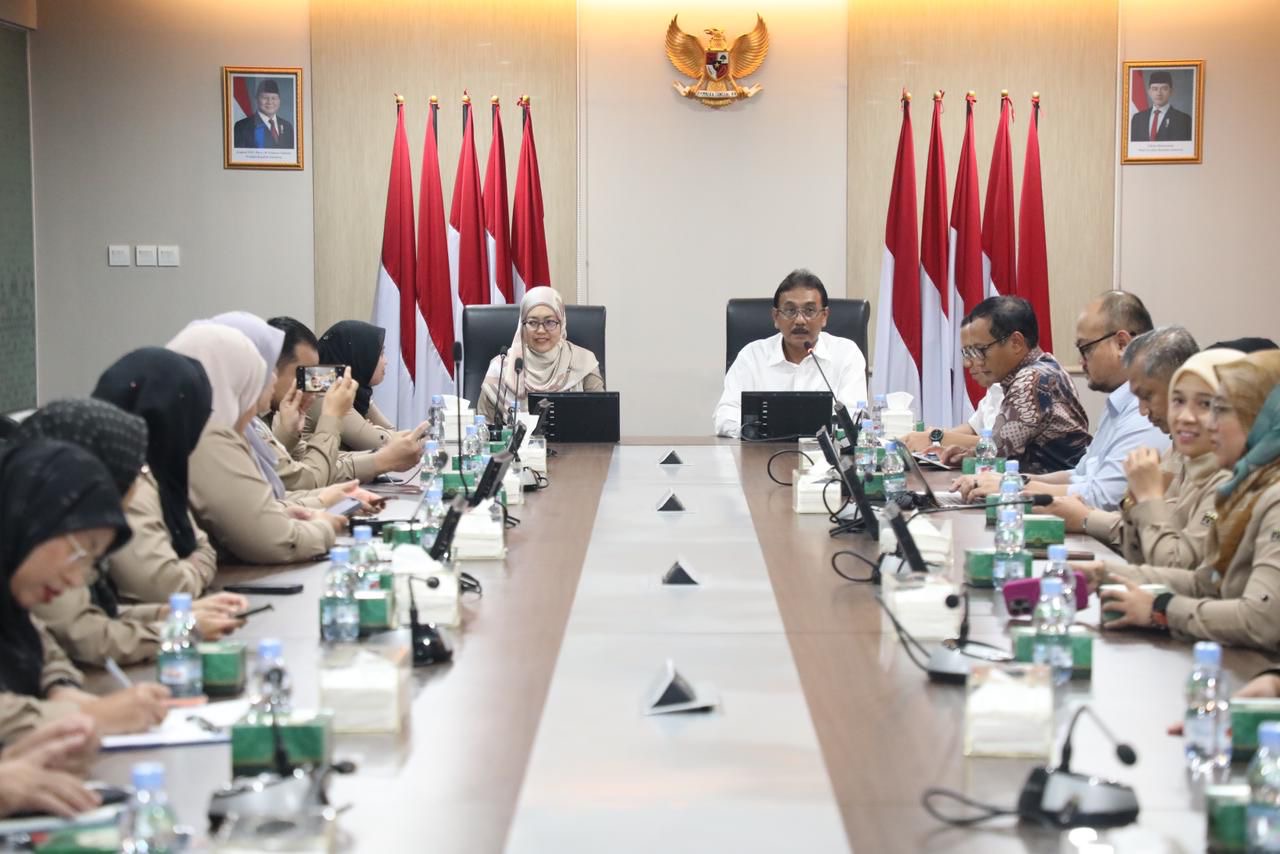 Terima Kunjungan Pengarah Tabah dan Galian Negeri Perak Malaysia, Kementerian ATR/BPN Paparkan Perjalanan Tranformasi Layanan Pertanahan Indonesia