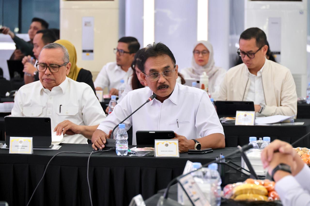 Catatkan Capaian Positif, Sekjen ATr/BPN Paparkan Realisasi Program Pertanahan 2025 Mayoritas di Atas 100 Persen