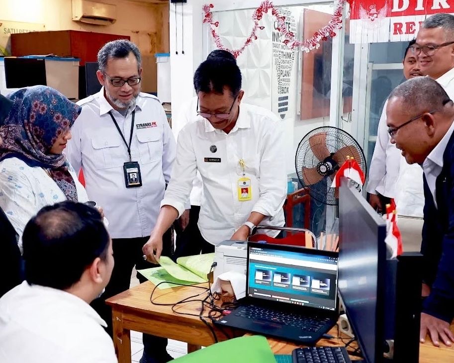 Tinjau Layanan Publik Bersama Stranas PK di Kantor Pertanahan Kota Jakarta Barat