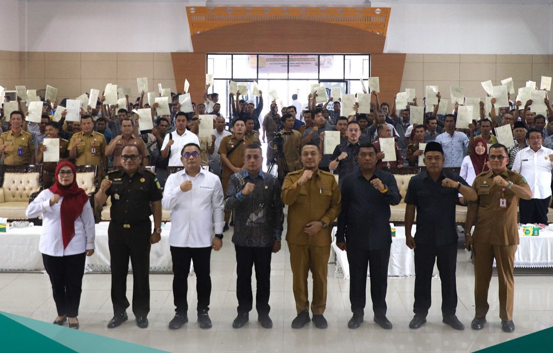 Penyerahan Sertipikat Program PTSL di Kabupaten Padang Lawas Utara