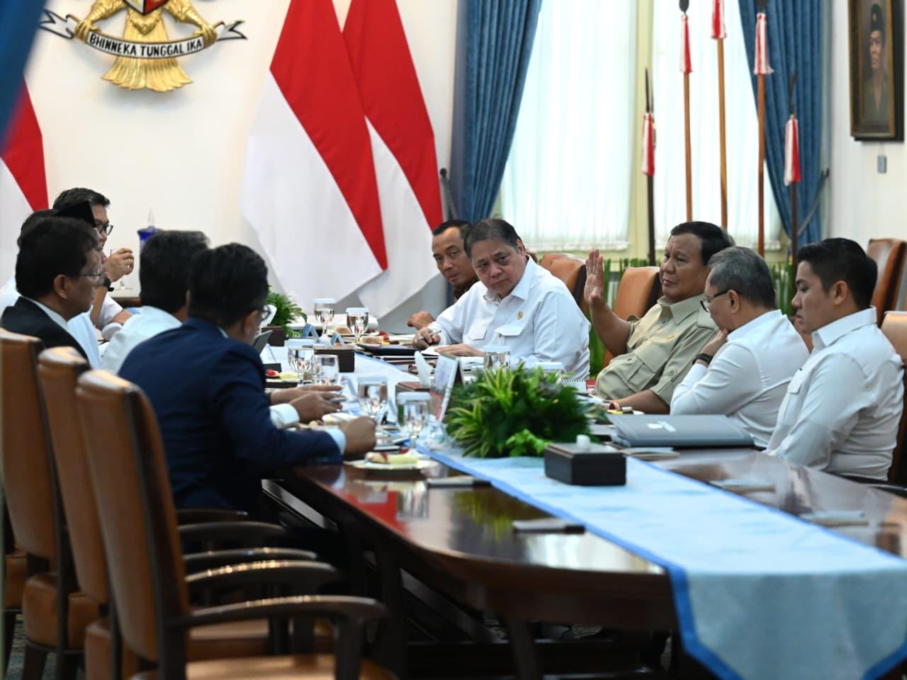 Rapat Terbatas di Istana, Presiden Prabowo Tekankan Percepatan Program Prioritas Nasional