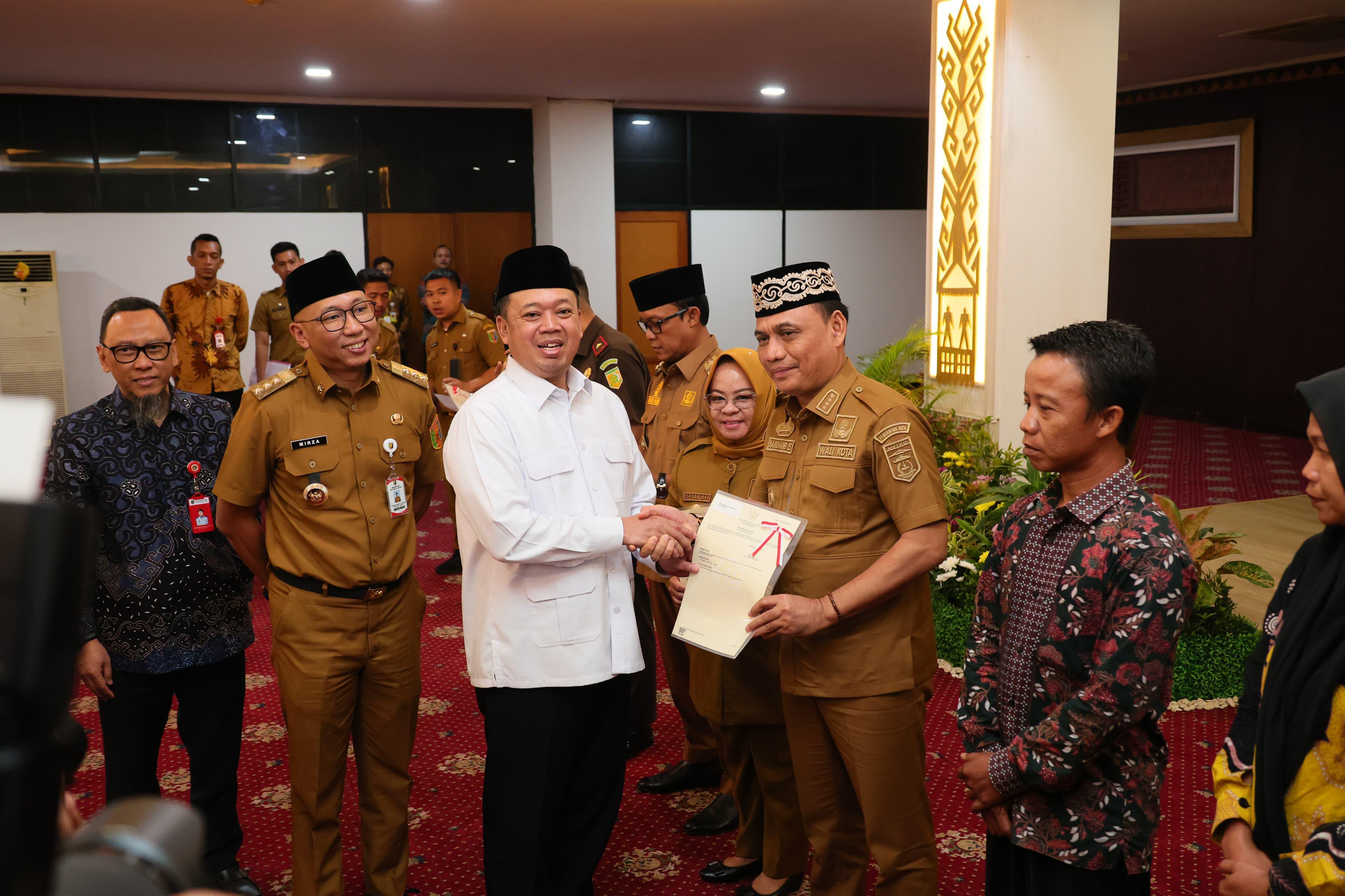 Saksikan Penandatangan MoU di Lampung, Menteri Nusron Ajak Tokoh Agama Kawal Sertipikasi Tanah Wakaf