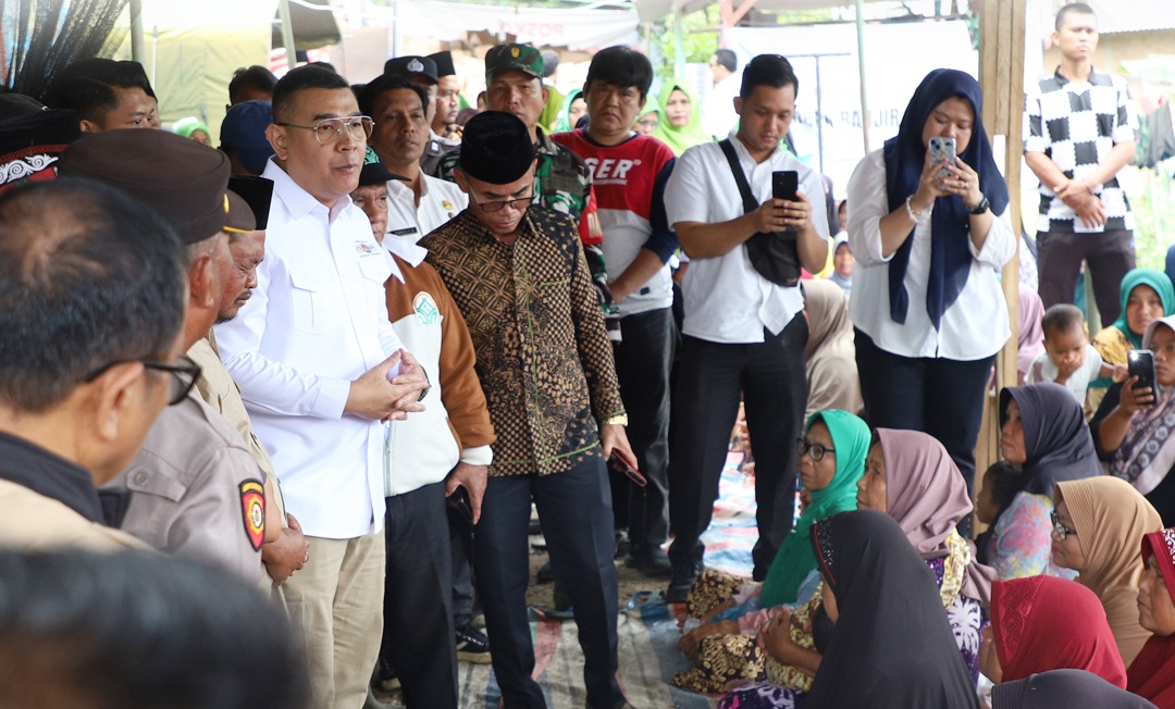 Wakil Menteri ATR/BPN Salurkan Bantuan Kemanusiaan kepada Masyarakat Terdampak Bencana Alam dan Tanah Longsor